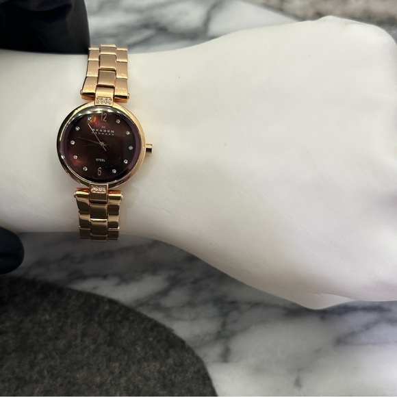 Skagen Denmark Vintage Women’s Watch Restored Gold Color With Crystals - Picture 10 of 11